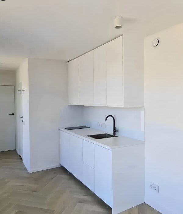 Custom 40ft Shipping Container House - Image 9