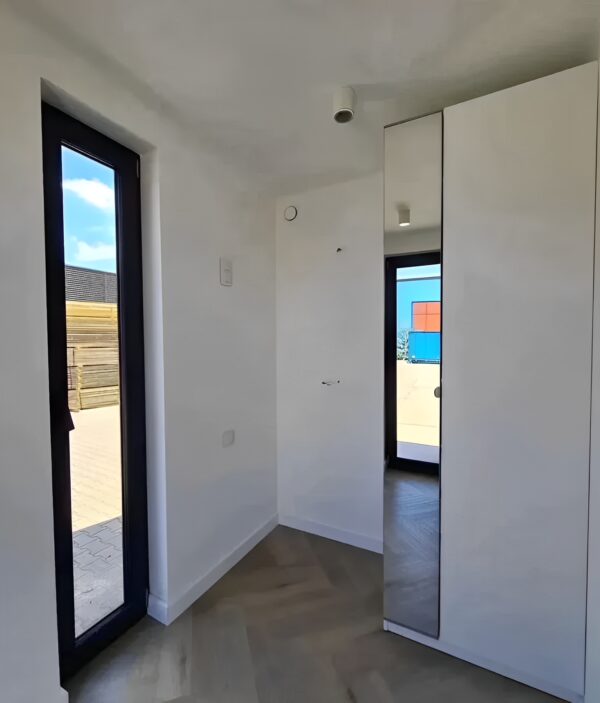 Custom 40ft Shipping Container House - Image 5
